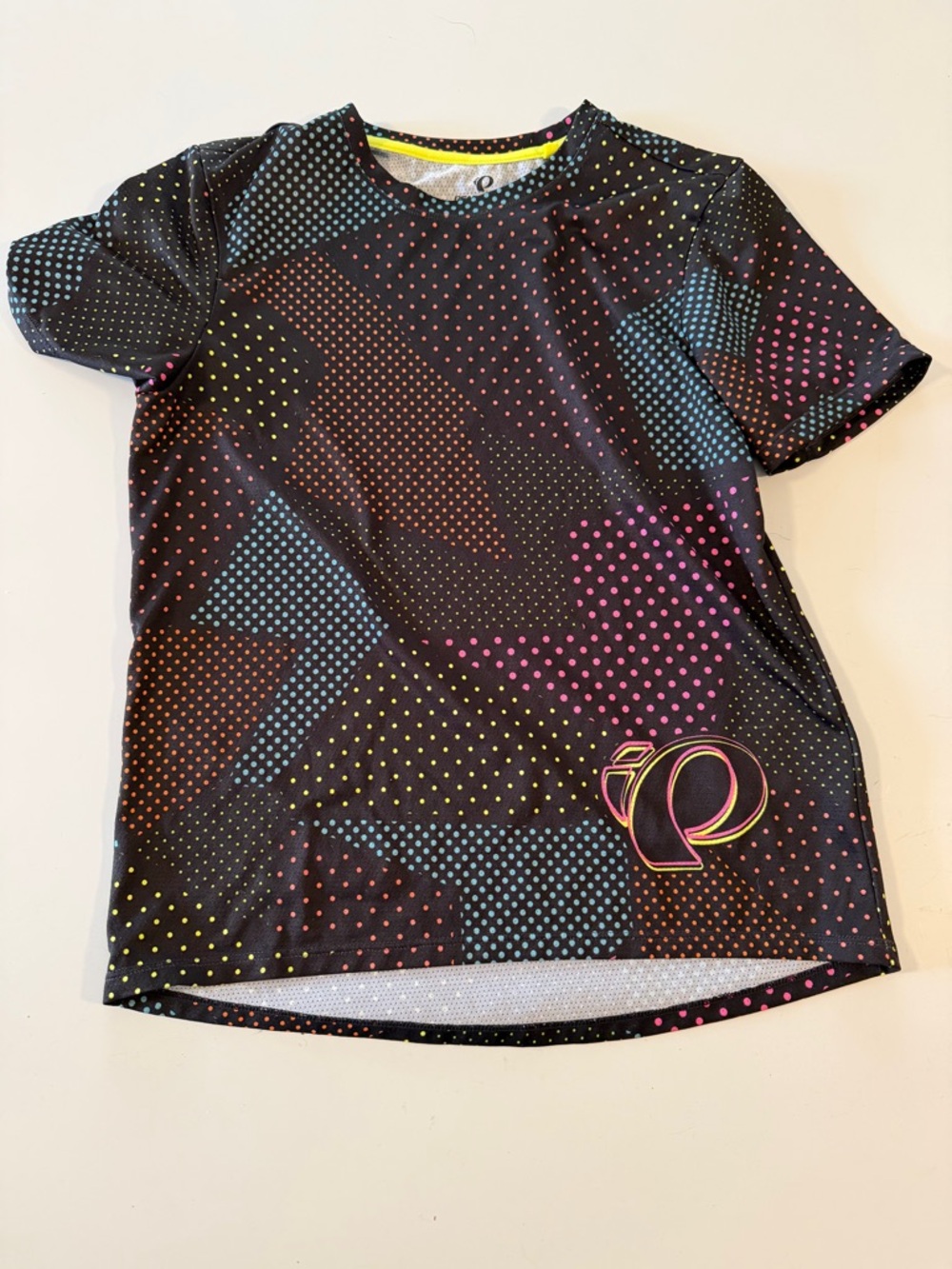 Pearl Izumi boys Black Geometric Dot-Print Short Sleeve Shirt size large